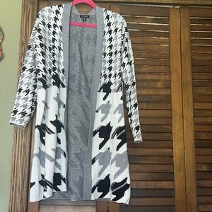 Tribal gray and black cardigan